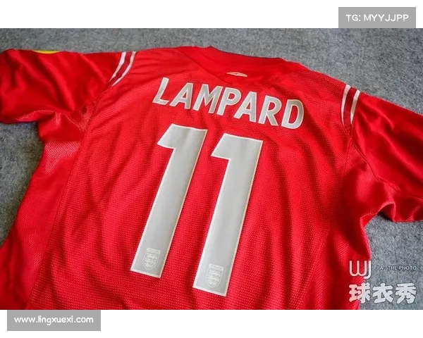 慕尼黑商店推出穆西亚拉10号球衣 引发球迷热议 慕尼黑商店推出穆西亚拉10号球衣 引发球迷热议